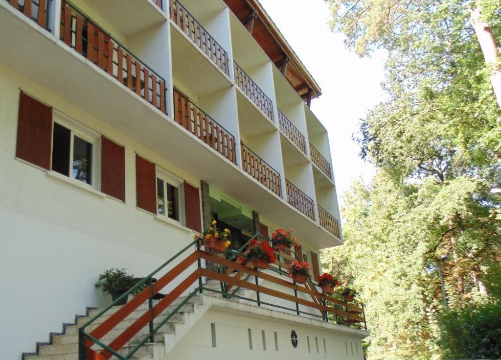 Hôtel Robinson Auch Buitenkant foto